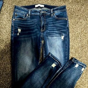 Kancan jeans size 9/28 in excellent condition